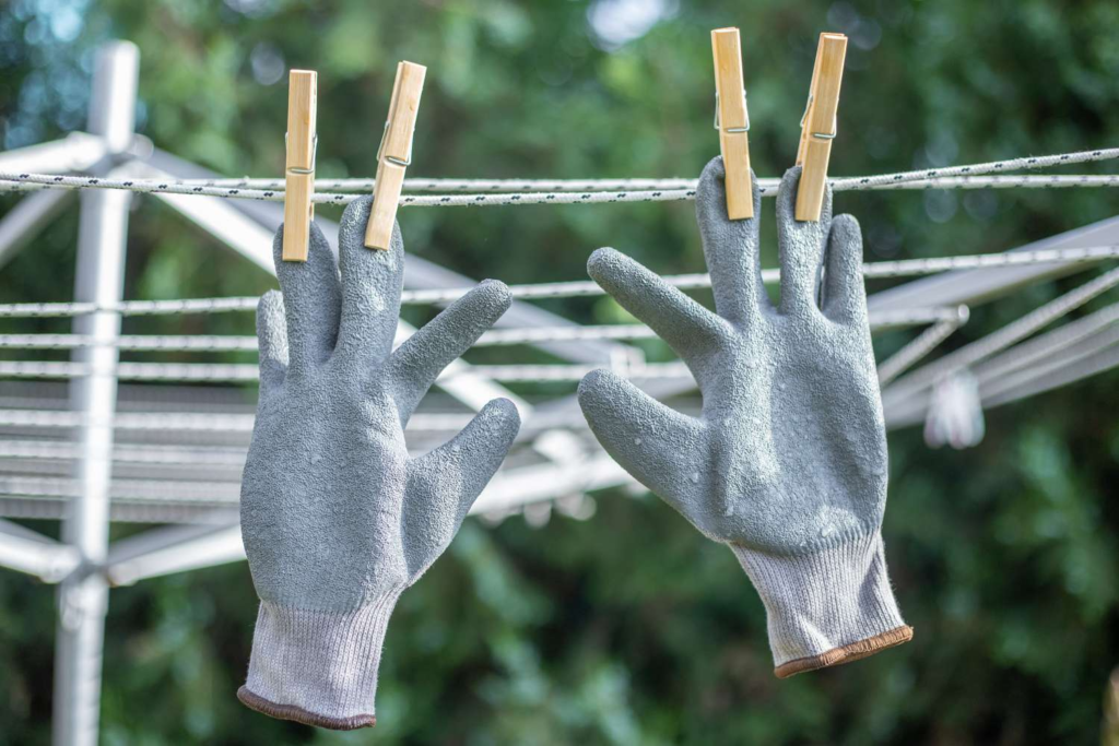 How to clean gardening gloves